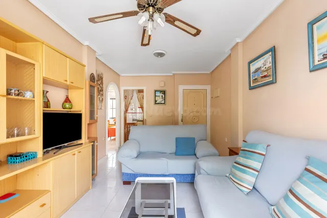 Apartamento de 2 dormitorios 1 baño en punta prima ( orihuela costa ) — 4