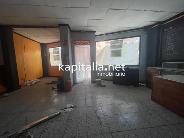 Local comercial a la venta en Ontinyent (Valencia) — 3