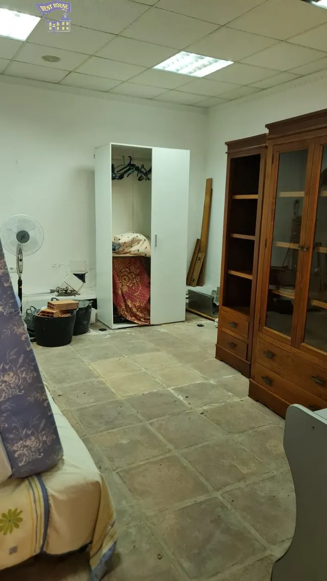SE VENDE LOCAL DIÁFANO EN ZONA CUESTA DE LA RUJANA — 9