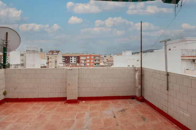 Piso con terraza, bien ubicado y SIN COMISIONES — 5