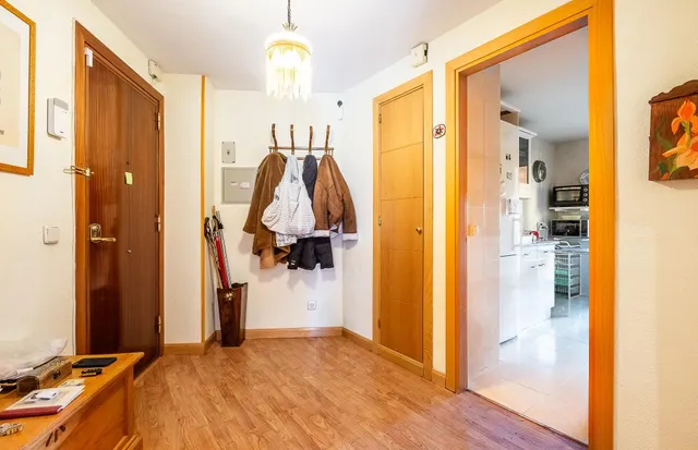 Oportunidad! Piso en Urb. Las Suertes — 18