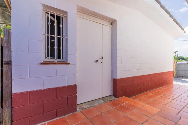 VENTA DE CHALET EN VENTA EN LAS DEHESILLAS — 28