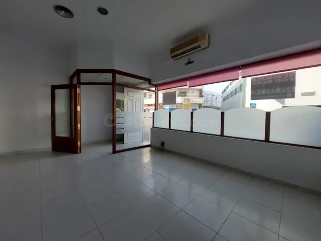Local comercial 80m² en venta - Avda del mediterráneo - foto 4
