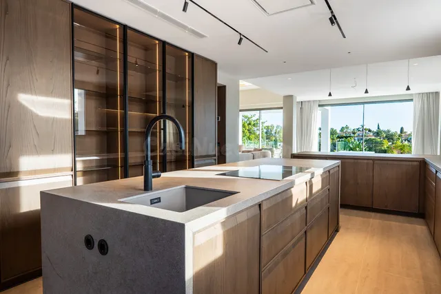 Chalet 4 habitaciones 460m² en venta - Marbella — 2