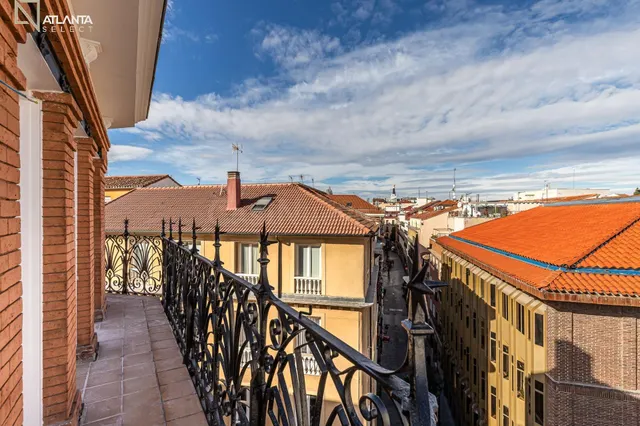 Ático Exclusivo en Calle San Agustín, Barrio de Cortes
