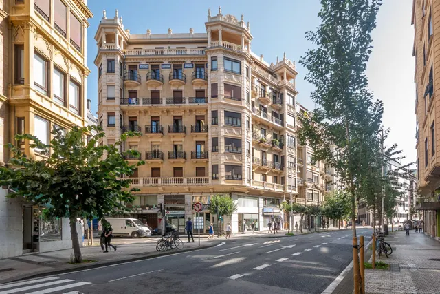 GROS. SE VENDE NUDA PROPIEDAD — 35