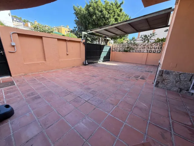 MAGNÍFICO ADOSADO DE 2 DORMITORIOS CON JARDÍN PRIVADO Y PARK - foto 3