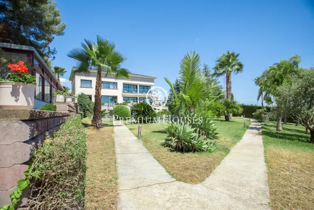 Exclusiva casa en venta con espectaculares vistas al mar y gran privacidad — 23