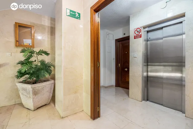 AMPLIO PISO EN AVENIDA DE PULIANAS — 28