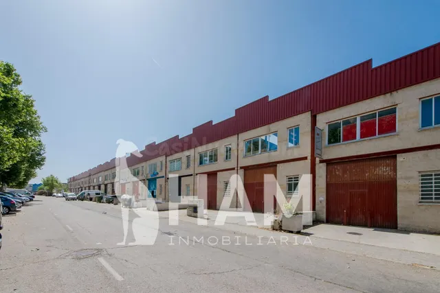 NAVE INDUSTRIAL CON OFICINAS EN PRADO DEL ESPINO (BOADILLA D - foto 2
