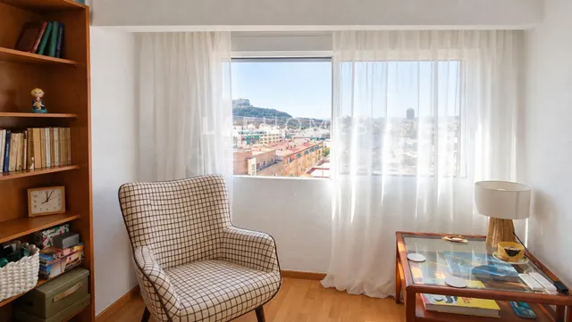 Vivienda reformada en 11ª planta con vistas panorámicas - foto 5