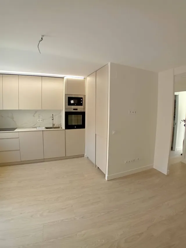 Piso reformado de dos dormitorios en Valdeacederas — 7