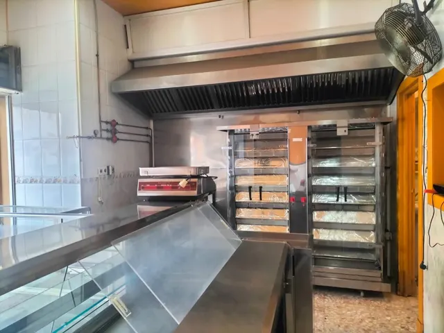 LOCAL COMERCIAL EN PUERTO REAL — 2