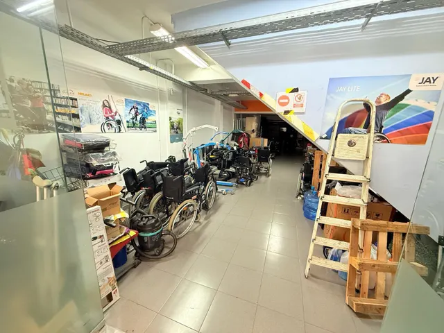 Local Comercial en venta frente al Parc de la Ciutadella. — 12