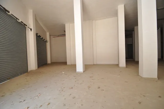 Local comercial 700m² en venta - Avenida de chapí — 6