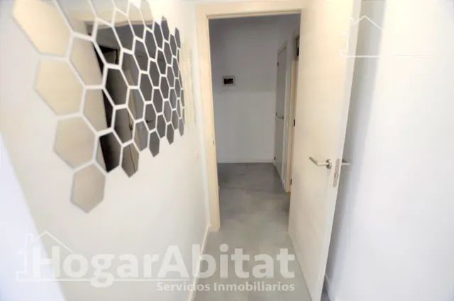 ¡ESPECTACULAR! MUY AMPLIO, IMPECABLE Y REFORMADO CON BALCÓN Y ASCENSOR — 33