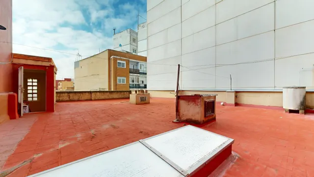 CASA DE DOS PLANTAS DE 180 M2 CADA UNA EN EL CORAZON DE TORRENT — 7