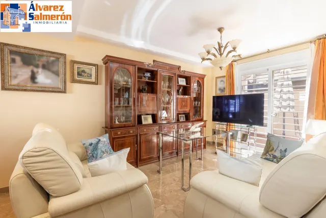 ¡EXCLUSIVA VIVIENDA UNIFAMILIAR CON PATIO PRIVADO EN ARMILLA! — 2