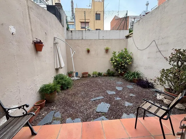 Espectacular Casa Unifamiliar con 2 Terrazas y Patio en el corazón de Hospitalet Centro — 22