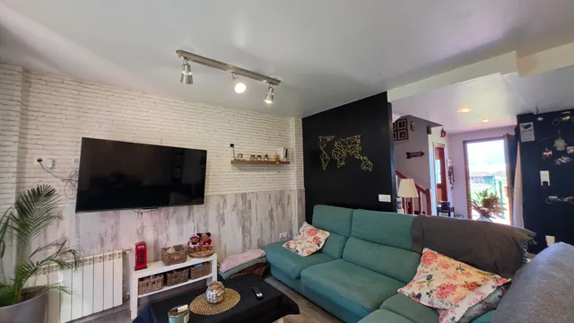 Espectacular Chalet Pareado de Diseño Abierto con Gran Jardín Privado en Los Corrales de Buelna — 8