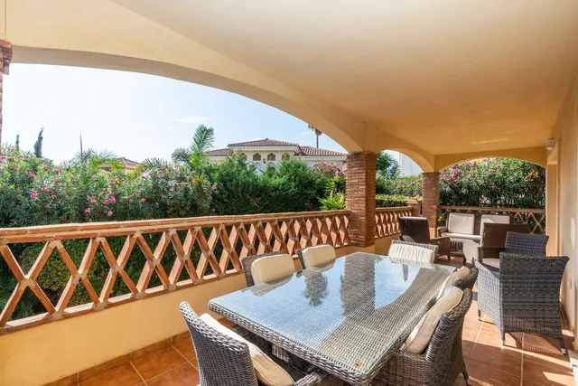 Chalet 4 habitaciones 371m² en venta - Riviera del sol — 28
