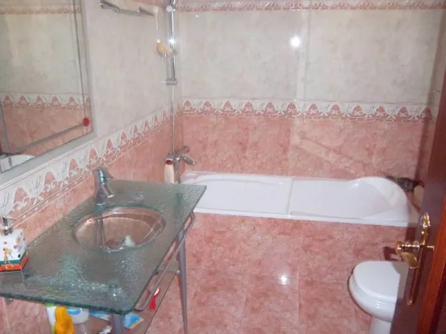Chalet individual 5 hab. en Vilafortuny. Parcela 1.500 m2. Piscina. — 23