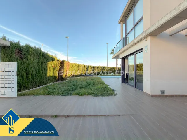 Elegante Villa con 500 metros de parcela en Lomas de Cabo Ro - foto 3