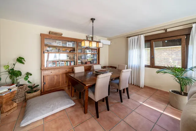 Chalet unifamiliar independiente de 320 m2 parcela de 992 con piscina y certificación A — 15