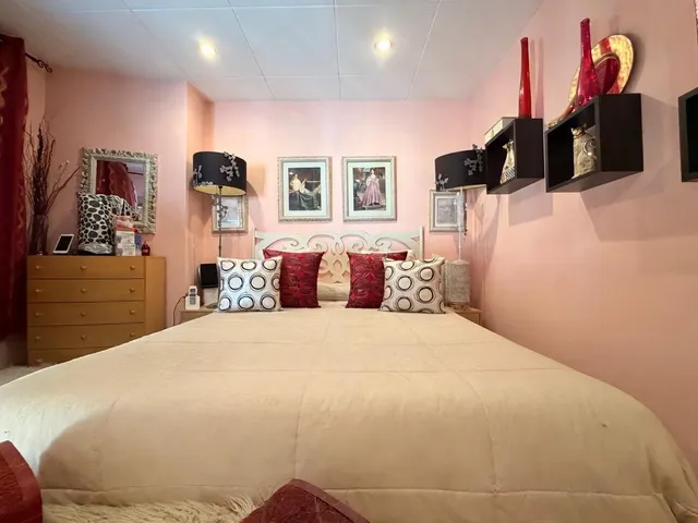 Piso impecable de 2 habitaciones con balcón en Badalona — 18