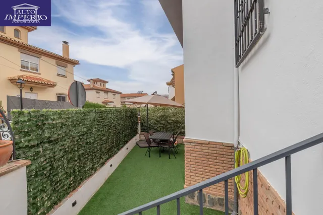 Encantadora Casa Reformada en Ogijares con Vistas y Espacios para Disfrutar — 35