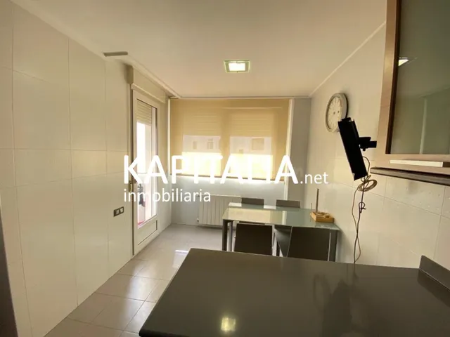 Espectacular piso frente zona verde en exclusiva en Kapitali - foto 4
