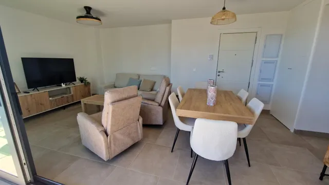 FUENGIROLA,3 DORMITORIOS Y 2 BAÑOS. LOS PACOS — 9
