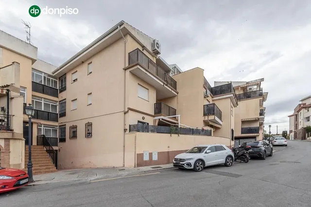 PISO EN URBANIZACIÓN CON PISCINA EN LAS GABIAS — 27
