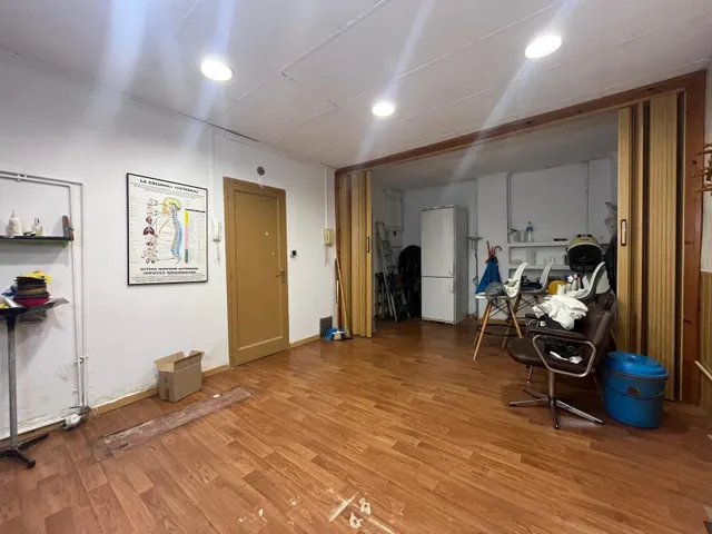 Local apto para diversos usos, garaje, almacén, comercio, cerca del Passeig Verdaguer por 79.000 Eur — 22