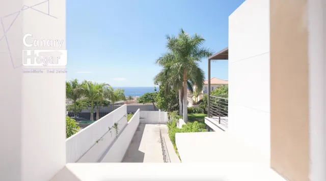 Villa moderna en venta en el Madroñal de Fañabe,  Adeje . — 17