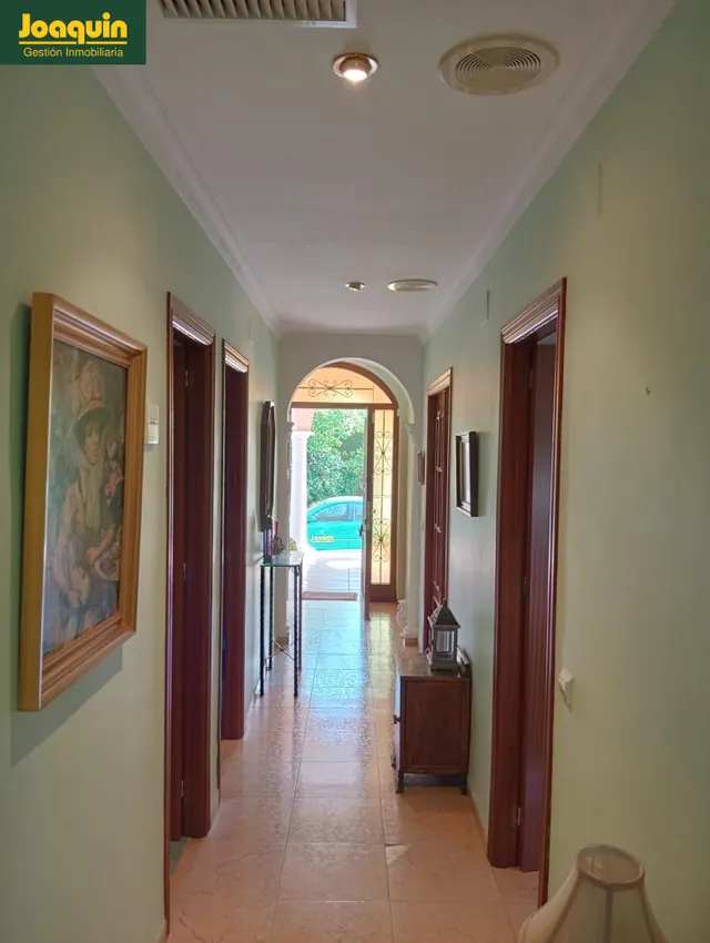 Espectacular chalet urbano con piscina y casa de invitados en Los Encinares de Alcolea. — 6