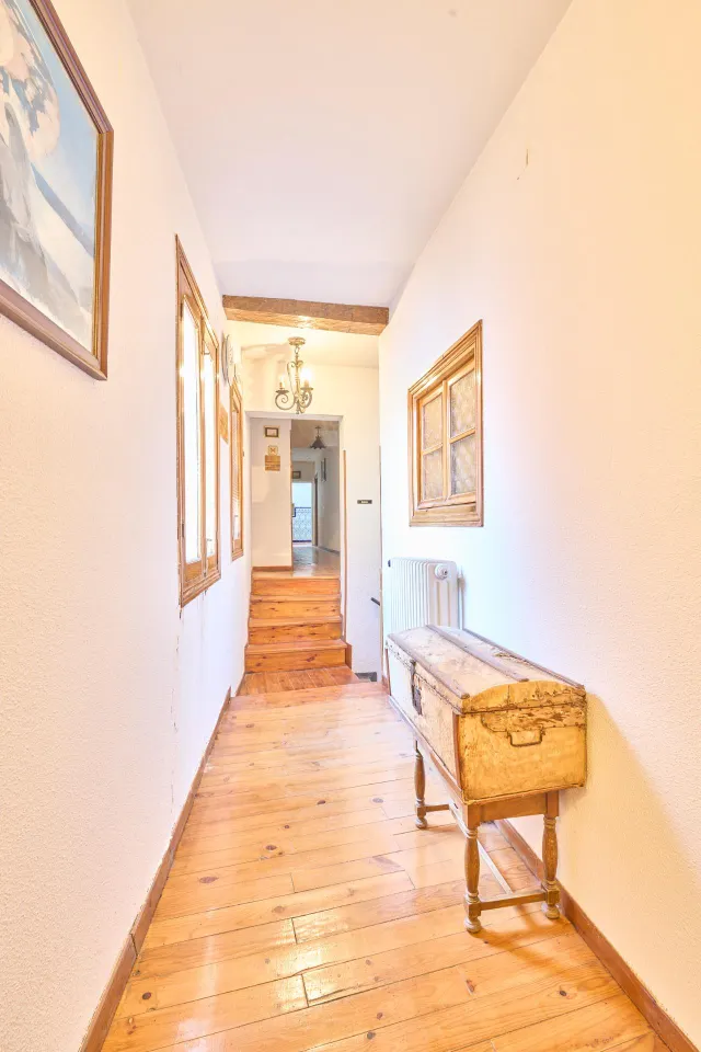 Edificio hotelero en venta en Calle Calleja — 7