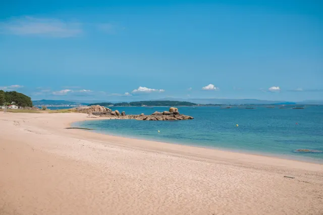 ESPECTACULAR CASA DE PIEDRA EN LA POBLA DE CARAMIÑAL MUY CERCA DE LA PLAYA — 2