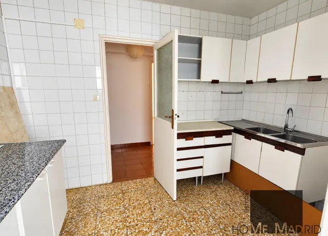 ESTUDIO HOME MADRID OFRECE piso de 109 m2, situado en tercera planta exterior, en el barrio de Peñagrande. — 7
