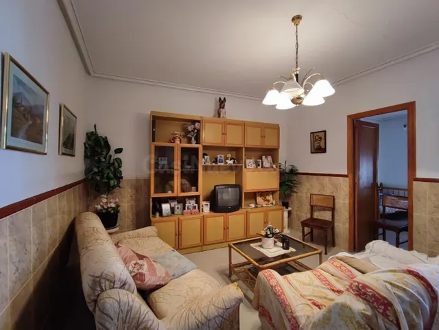 Se vende terreno para edificar con casa independiente - foto 3