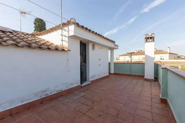 Casa independiente a 5 minutos de Granada en buen estado para entrar a vivir — 32