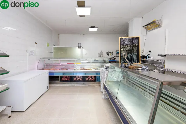 Local Comercial Avenida Enrique Martín Cuevas No.6 L8 — 6