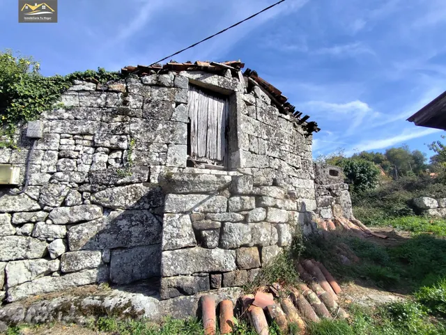 SE VENDE PARCELA DE 874 M2 CON CASA DE PIEDRA DE 247 M2 AMBA - foto 3