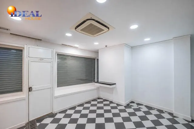 Local comercial 106m² en venta - Centro — 9