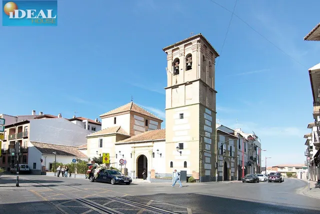 A5981J6. Local calle principal de Armilla,buena fachada .Se vende sin arreglar. — 13