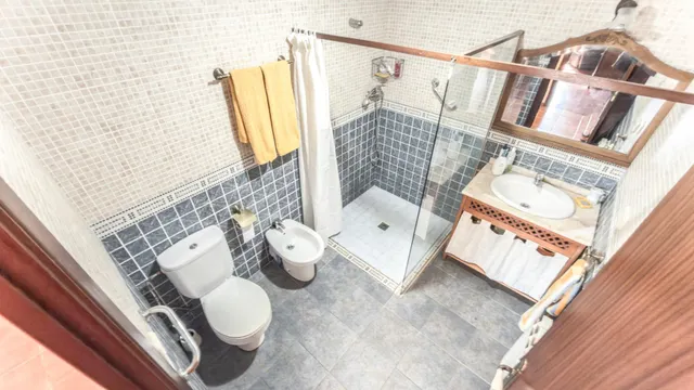 Caserío adosado con 16.277 m2 de terreno a un paso de Donostia — 11
