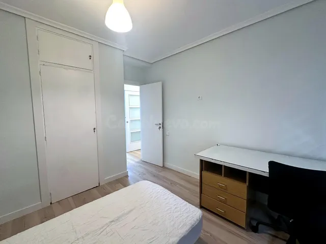 Habitación en alquiler en Zamora, Ensanche–Tres Cruces | 280 €/mes — 3