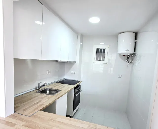 APARTAMENTO DE 2 DORMITORIOS CON PISCINA COMUNITARIA Y A 700 M. DEL MAR - ZONA DEHESA DE CAMPOAMOR, ORIHUELA COSTA - — 11