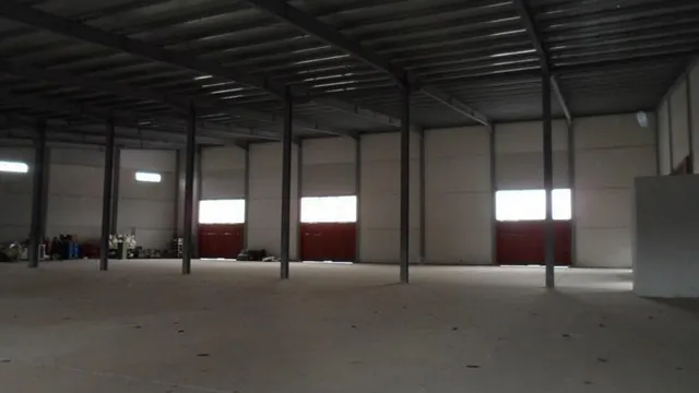 Venta de Nave Industrial en La Carolina, Jaén. — 6