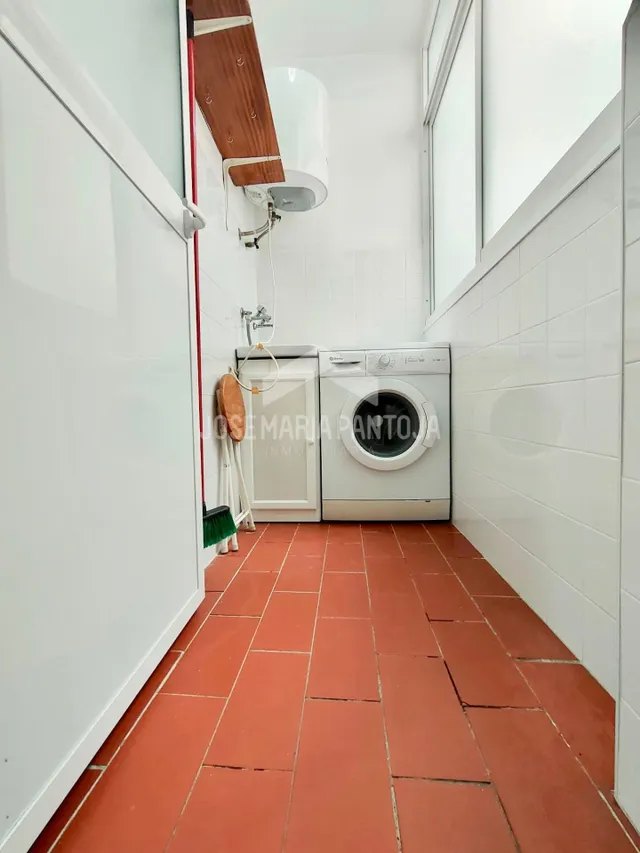 Piso en el centro con terraza y ascensor — 10